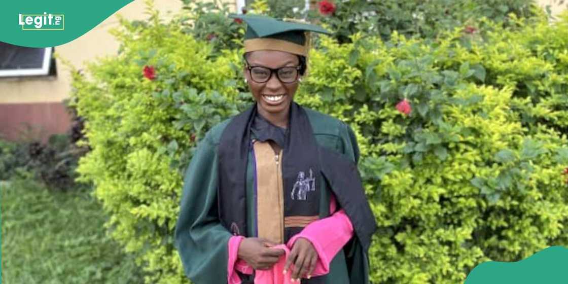 Achievers University’s best graduating student Achievers University’s best graduating student