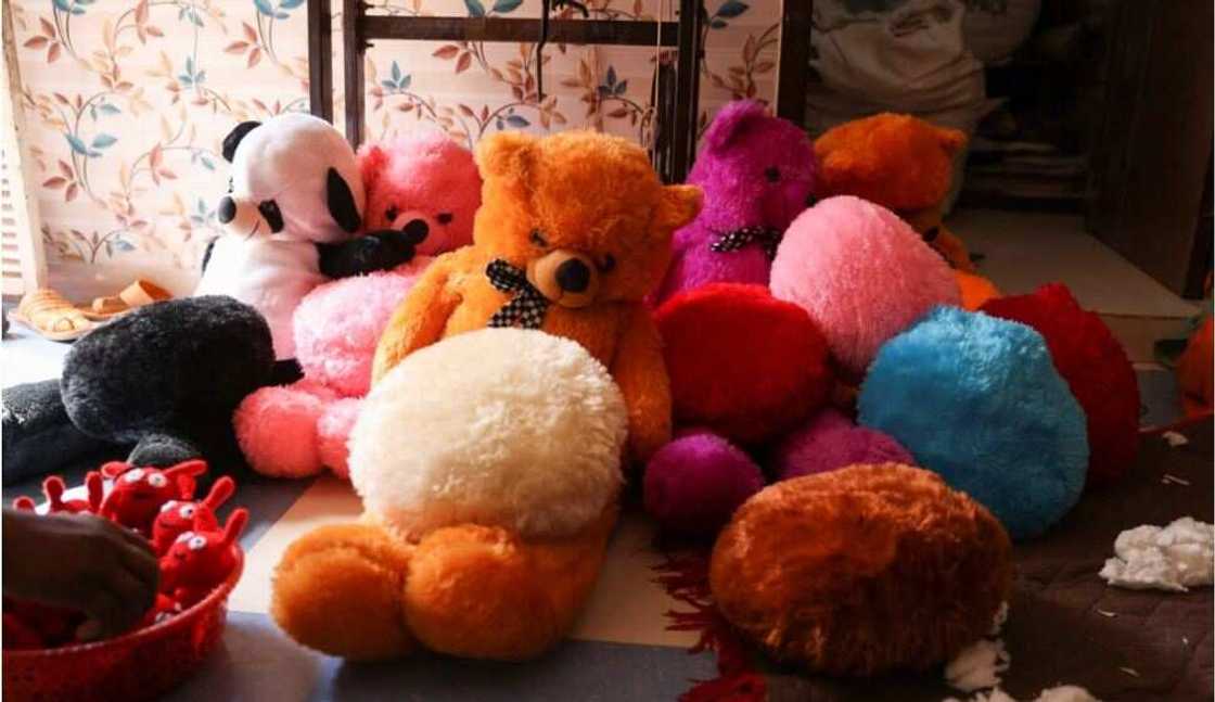 India Factory/Soft Toys/Cigarette stubs India Factory/Soft Toys/Cigarette stubs