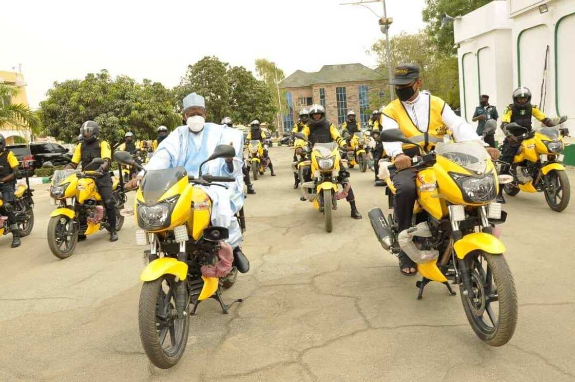 Drama As Nigerian Governor Rides Power Bike in ‘Agbada’ Drama As Nigerian Governor Rides Power Bike in ‘Agbada’