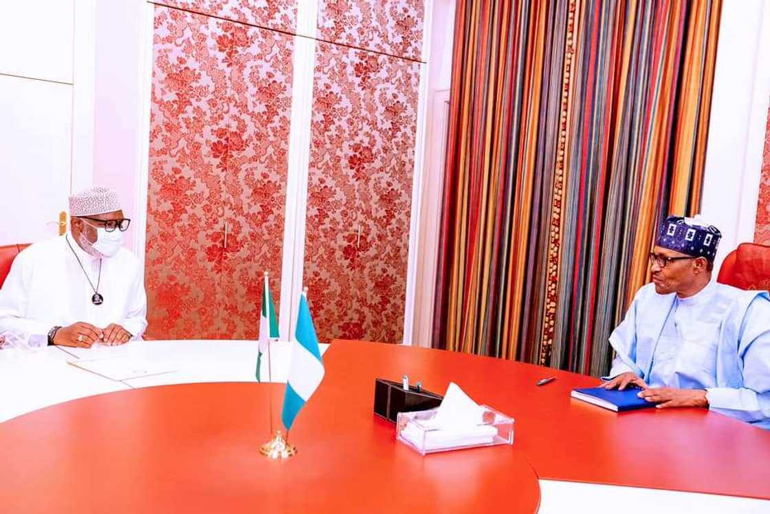 Buhari backs Akeredolu, asks governor to flush out criminals Buhari backs Akeredolu, asks governor to flush out criminals