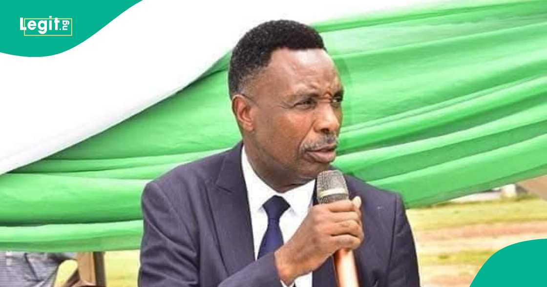 Tsohon shugaban APC ya yi murabus daga jam'iyyar Tsohon shugaban APC ya yi murabus daga jam'iyyar