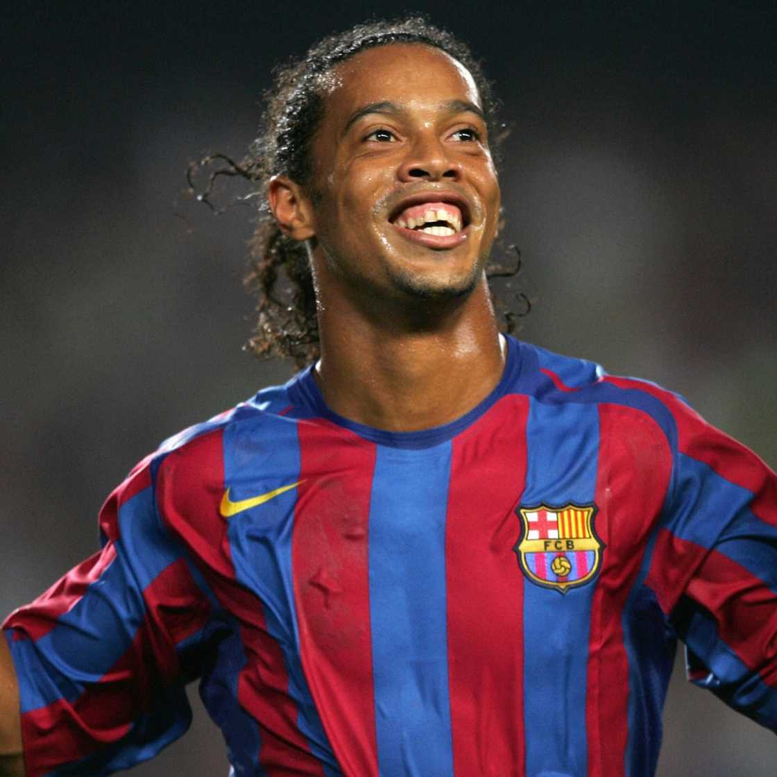 Apitix: Ronaldinho and Jay-Jay Okocha Lead Football Legends in Historic Charity Match Apitix: Ronaldinho and Jay-Jay Okocha Lead Football Legends in Historic Charity Match