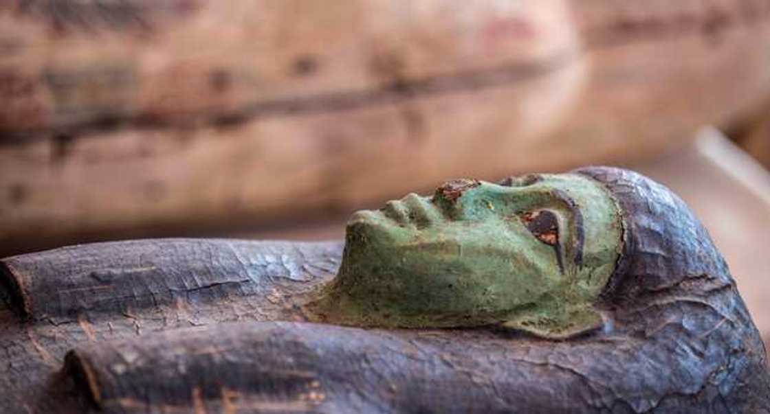 Hotuna: An tono gawarwaki da littafin mutuwa a makabartar karkashin kasa da aka gina tun lokacin Fir'aun Tieta, shekara 2,500 baya Hotuna: An tono gawarwaki da littafin mutuwa a makabartar karkashin kasa da aka gina tun lokacin Fir'aun Tieta, shekara 2,500 baya