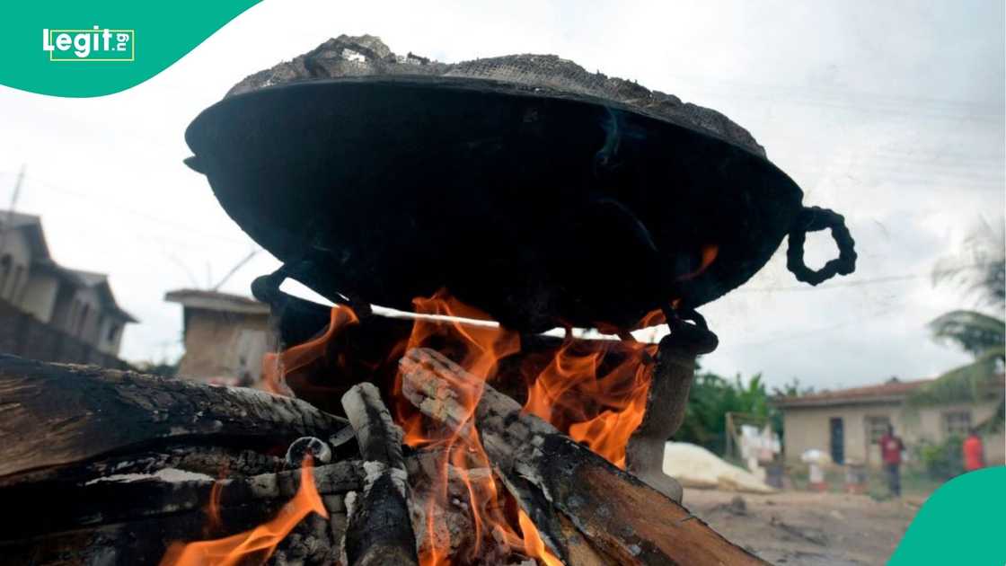 The Benue State Government has signed a Memorandum of Agreement with Greenplinth Africa to deploy two million clean cookstoves to households in the state, an initiative to reduce the use of dirty firewood cooking. The Benue State Government has signed a Memorandum of Agreement with Greenplinth Africa to deploy two million clean cookstoves to households in the state, an initiative to reduce the use of dirty firewood cooking.