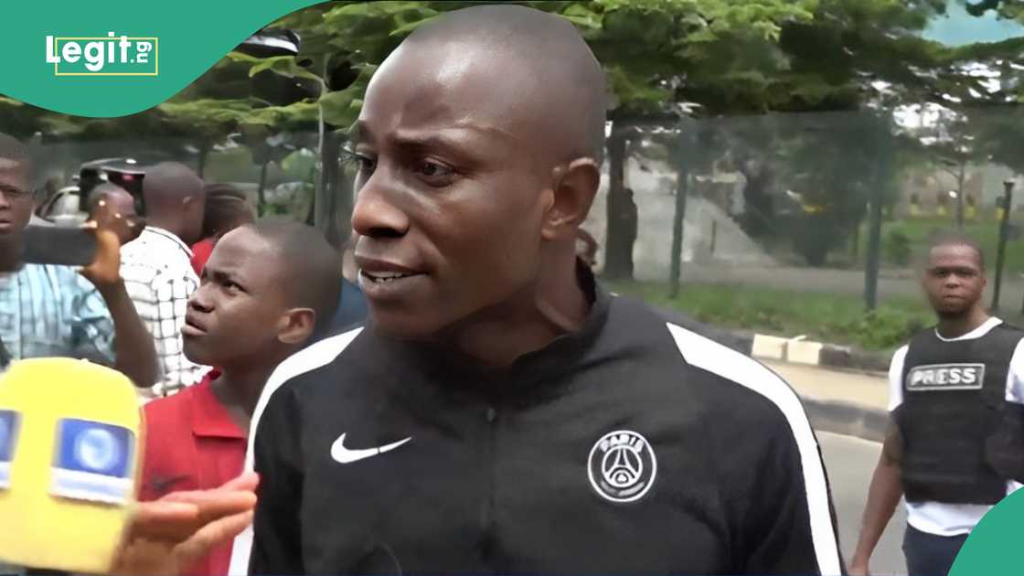 Nigerian protester gets N1.8m during day 1 of the demonstration to fulfil son’s dream Nigerian protester gets N1.8m during day 1 of the demonstration to fulfil son’s dream
