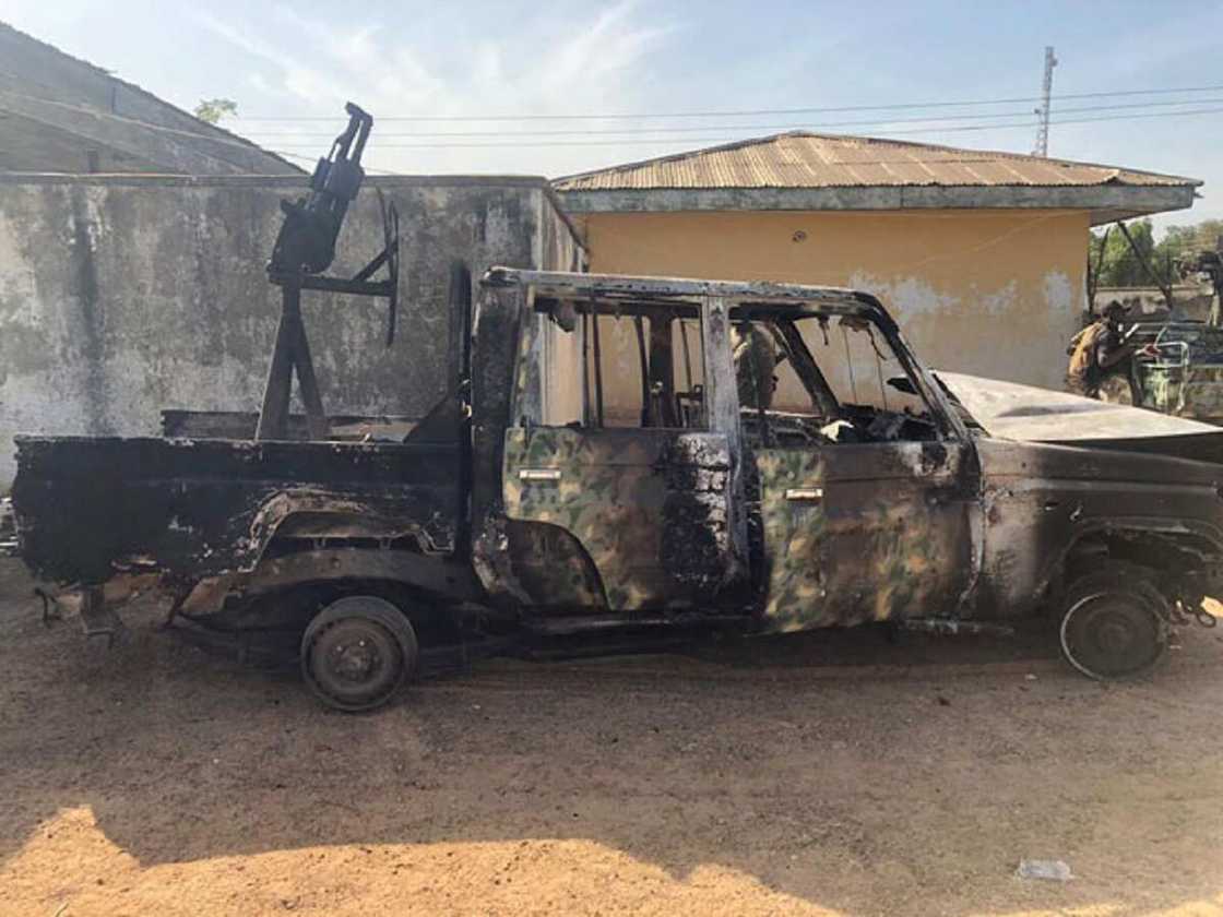 Hotuna: Soja ya rasu, 2 sun jigata bayan yunkurin Boko Haram na kwace Askira Uba Hotuna: Soja ya rasu, 2 sun jigata bayan yunkurin Boko Haram na kwace Askira Uba