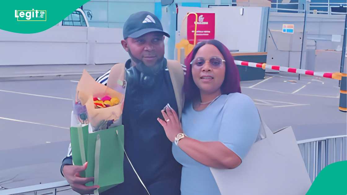 Nigerian man visits his children's school after arriving in UK, their reactions get people talking Nigerian man visits his children's school after arriving in UK, their reactions get people talking