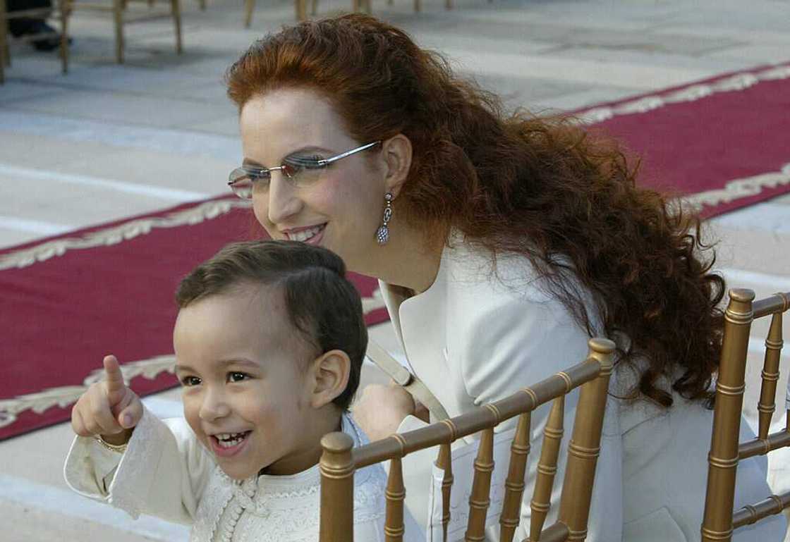 Le prince héritier, Hassan, et sa mère, la princesse Lalla Salma du Maroc Le prince héritier, Hassan, et sa mère, la princesse Lalla Salma du Maroc