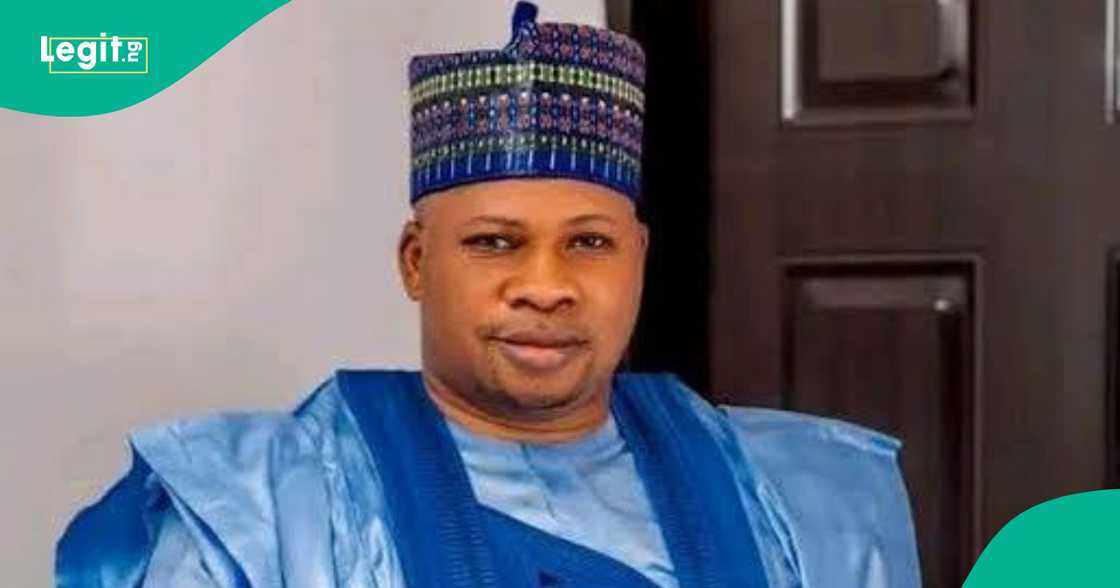 Sanata y bayyana irin wahalar da ya sha a rayuwarsa Sanata y bayyana irin wahalar da ya sha a rayuwarsa