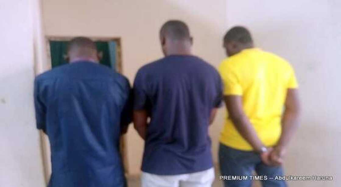 Yadda muke hadawa dalibai kwalayen digirin bogi a N2000 kacal Yadda muke hadawa dalibai kwalayen digirin bogi a N2000 kacal