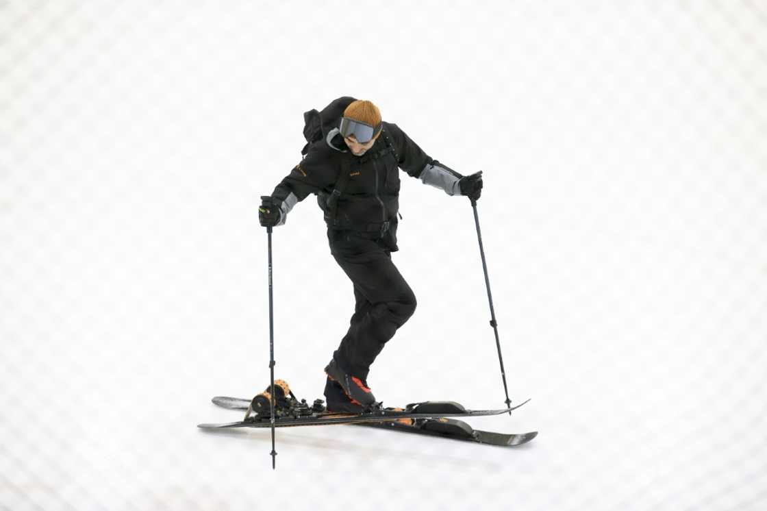 Nicola Colombo presents his concept of self-propelled skis, in Las Vegas, January 7, 2024 Nicola Colombo presents his concept of self-propelled skis, in Las Vegas, January 7, 2024