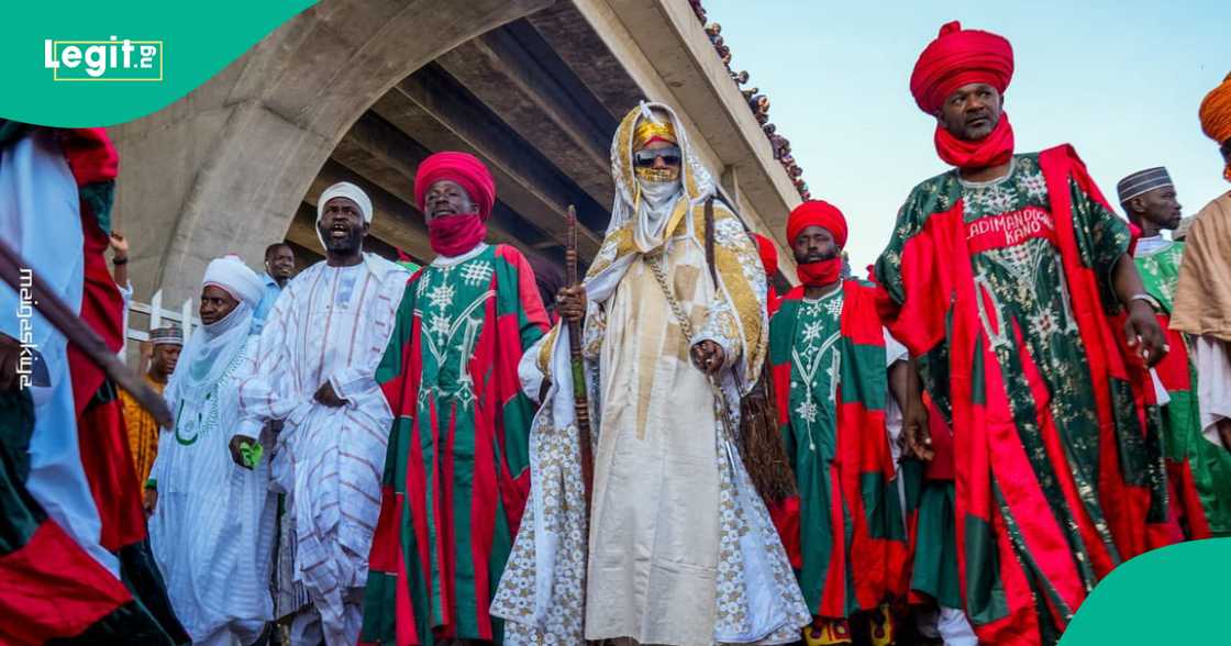 Sarki Sanusi II ya yi tattaki. Sarki Sanusi II ya yi tattaki.