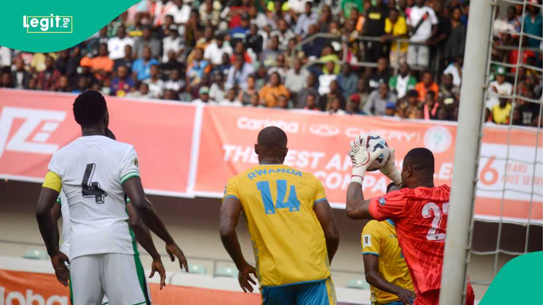 Wilfred Ndidi, Stanley Nwabali, Super Eagles, Rwanda, Godswill Akpabio International Stadium, Uyo, Nigeria. Wilfred Ndidi, Stanley Nwabali, Super Eagles, Rwanda, Godswill Akpabio International Stadium, Uyo, Nigeria.
