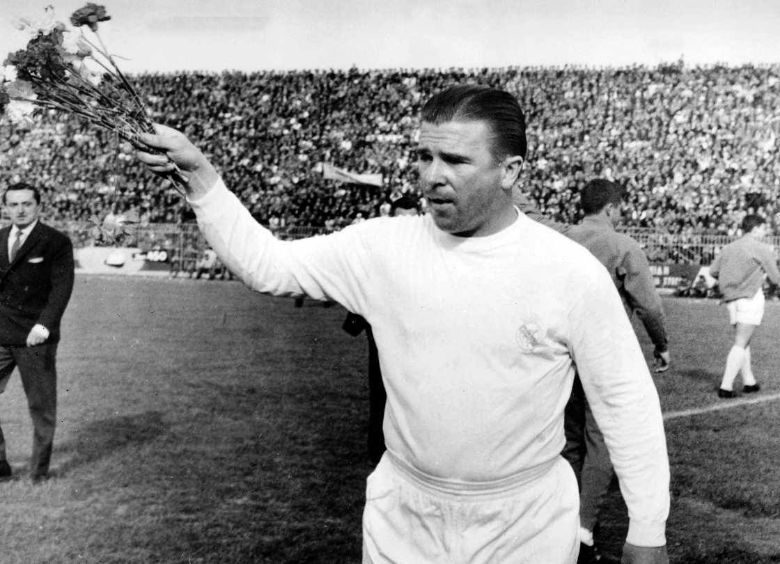 Which footballer has the most goals ever? Which footballer has the most goals ever?