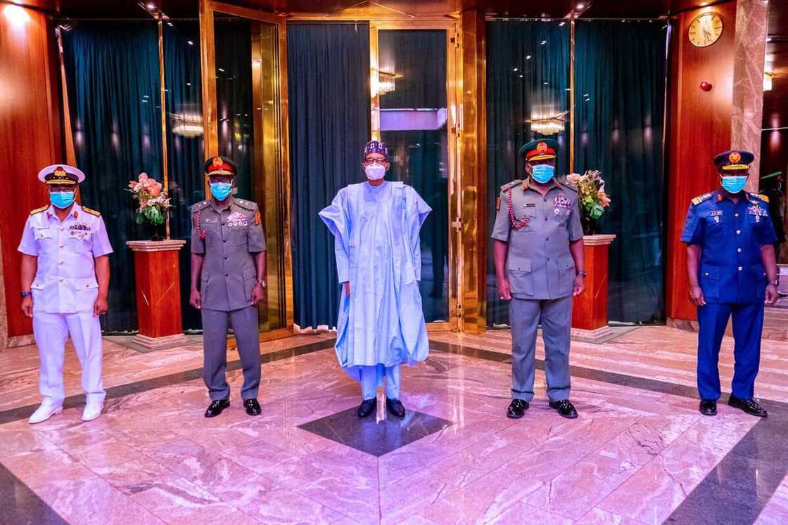 Buhari ga sabbin Hafsoshin tsaro: Kwanakin kadan gareku ku daidaita kasar nan Buhari ga sabbin Hafsoshin tsaro: Kwanakin kadan gareku ku daidaita kasar nan
