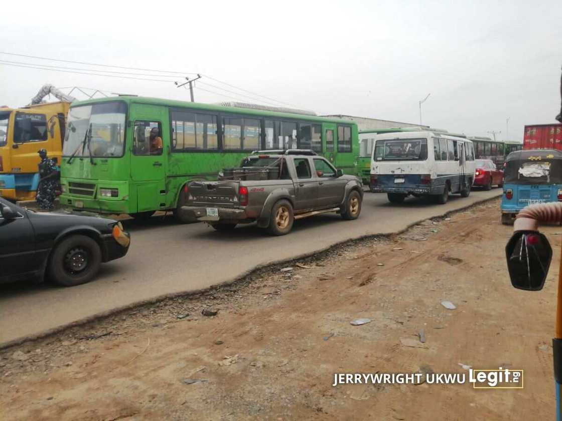 Harbi ya yawaita, matsanancin cunkoson titin a Onitsha bayan sojoji sun rufe dagar Niger