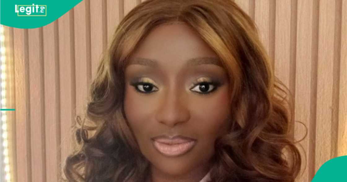 Lady who bought fanta in Lagos laments after 'agbero' dragged it out of her hand.