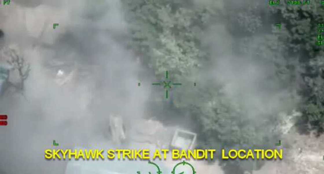 Mayakan Sojin Sama sun ragargaji yan bindiga a Kaduna (Hotuna) Mayakan Sojin Sama sun ragargaji yan bindiga a Kaduna (Hotuna)