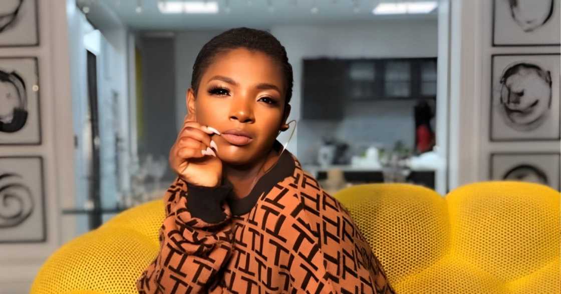 Man makes fun of 2Baba over his apartment in Benin City. Man makes fun of 2Baba over his apartment in Benin City.