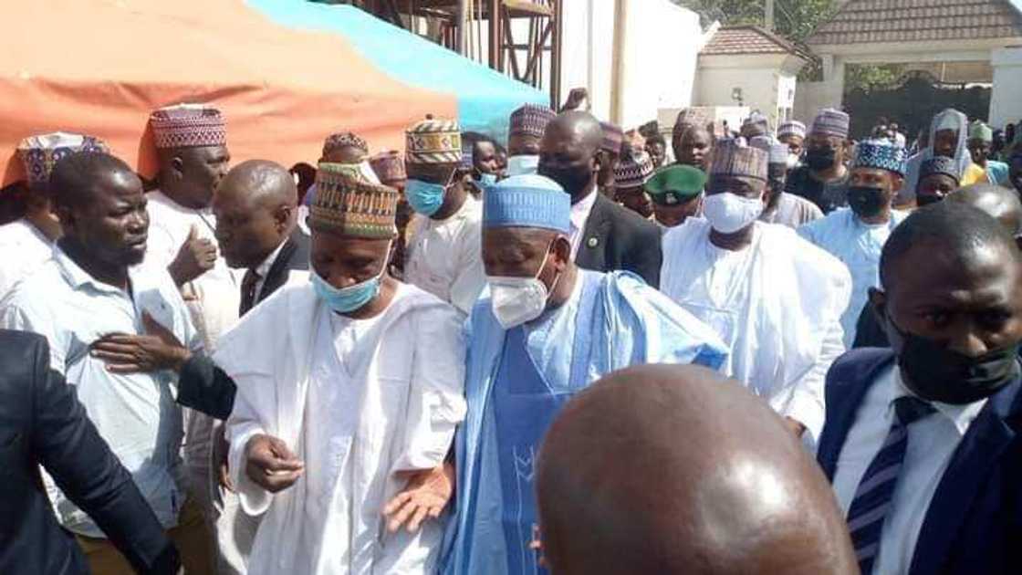 Da duminsa: Ganduje ya ziyarci shugaban APC na bangaren adawa a Kano