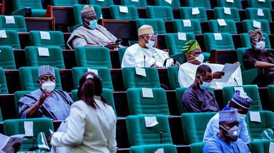 Maula da ake tasa mu da ita yasa muke tserewa Abuja, mu sauya lambar waya, 'Yan majalisar Najeriya