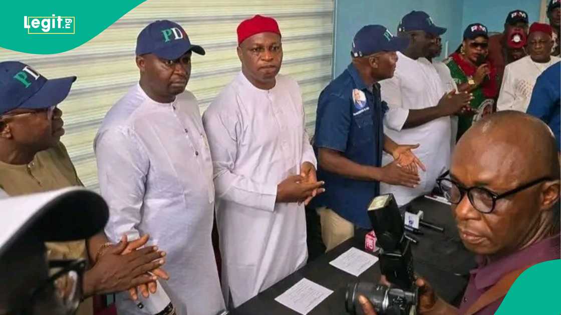 Chief Edeoga, tsohon dan takarar gwamnan Enugu ya koma PDP Chief Edeoga, tsohon dan takarar gwamnan Enugu ya koma PDP