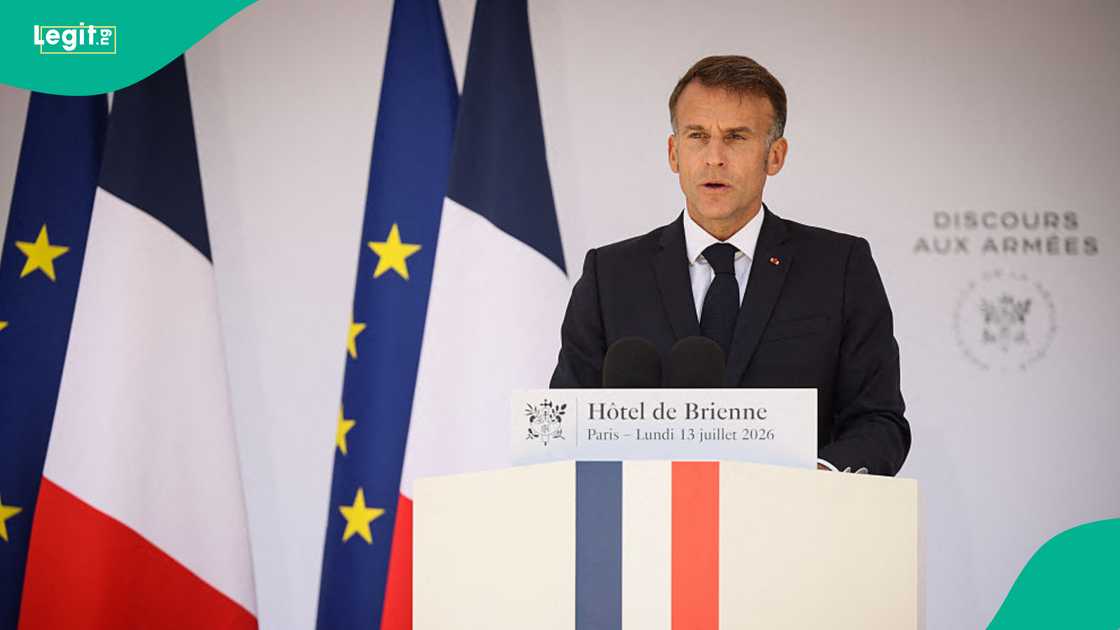 Residence permit holders and long‑stay visa holders gain visa‑free access to French overseas territories under 2026 rules.