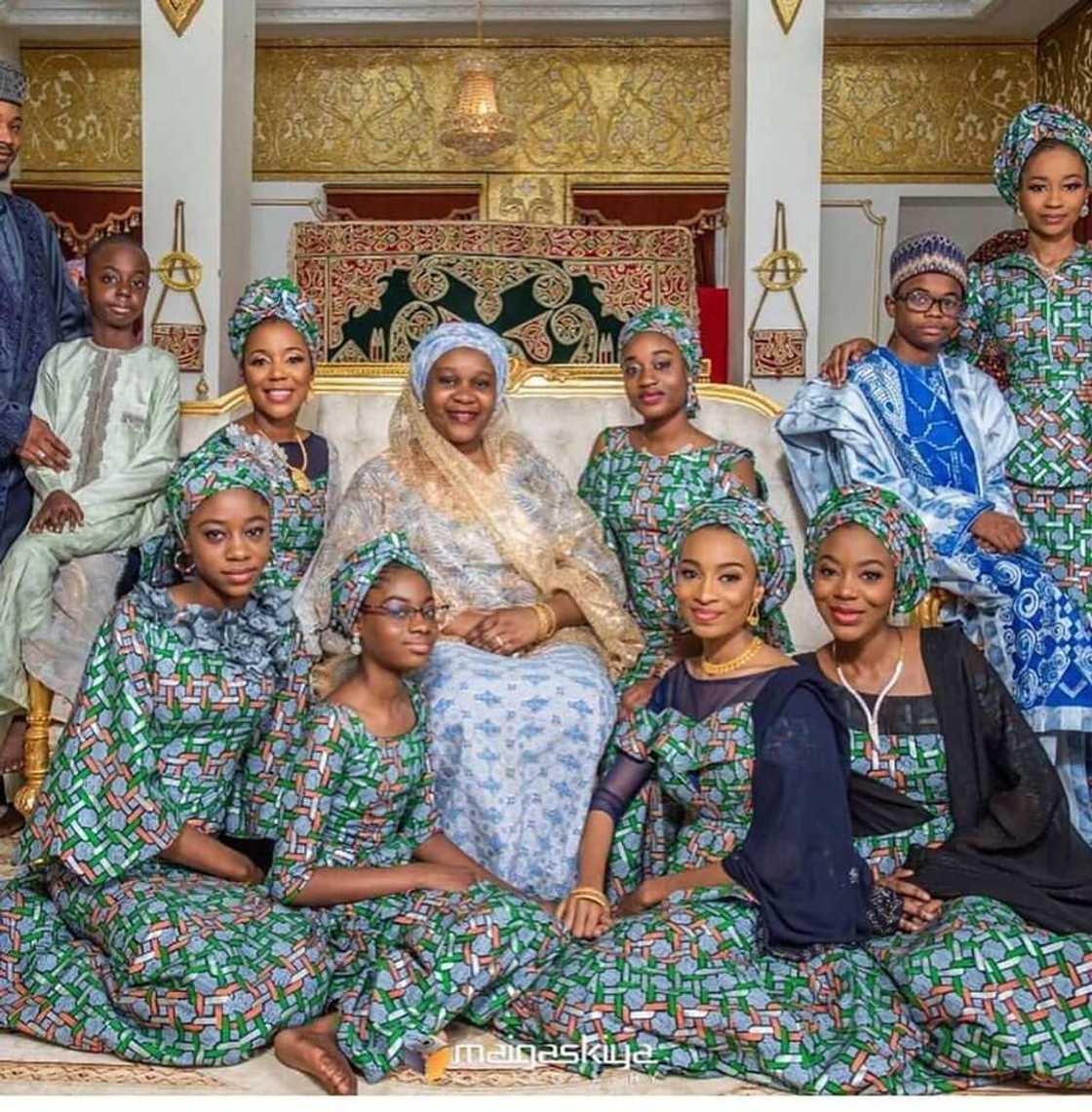 Gidan Sarauta: Mata da mai martaba sarkin Kano hudu da yaransa (Hotuna) Gidan Sarauta: Mata da mai martaba sarkin Kano hudu da yaransa (Hotuna)