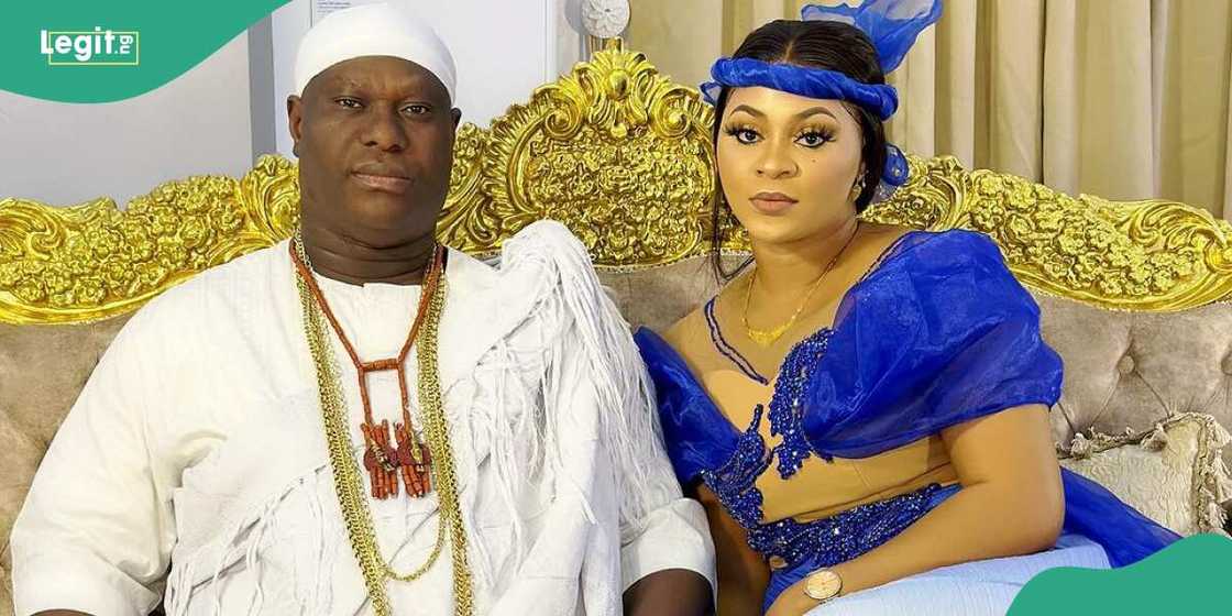 Ooni of Ife and wife welcome twins. Ooni of Ife and wife welcome twins.