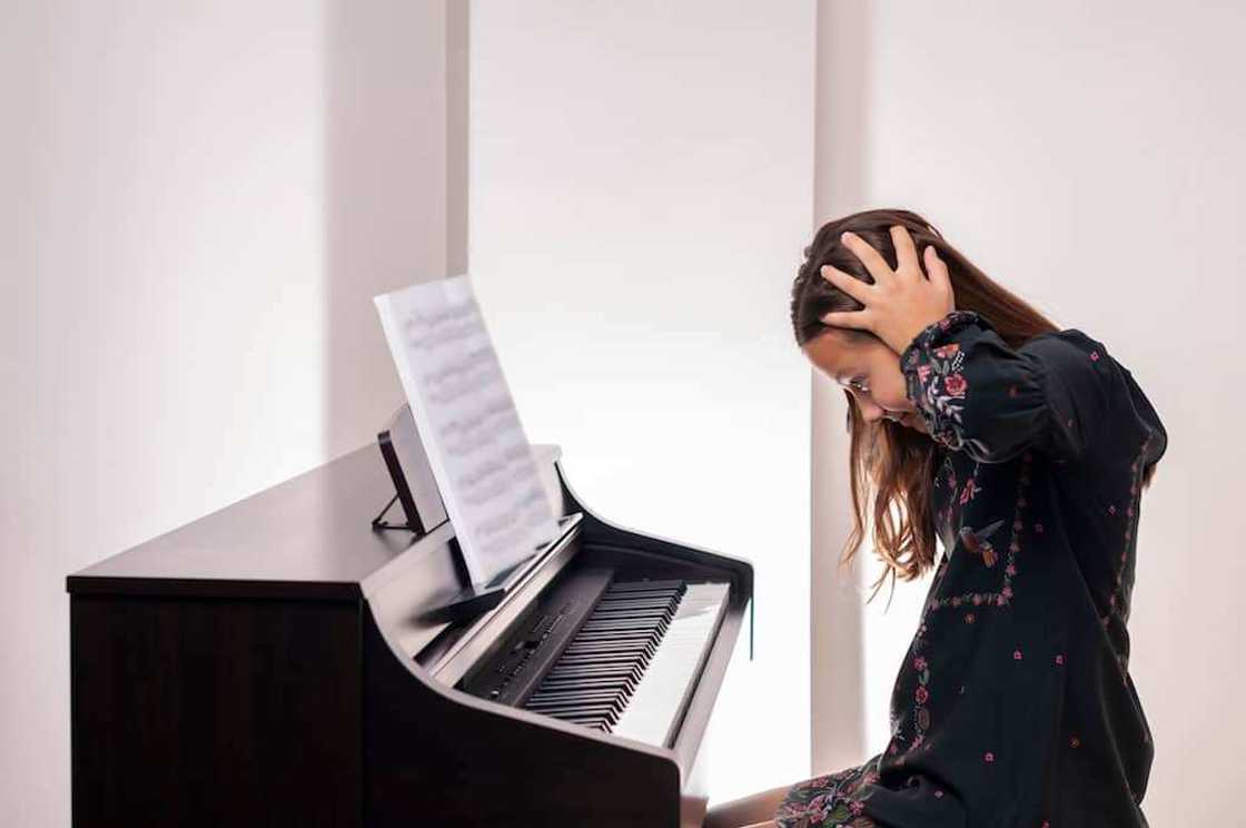 Apprendre le piano seul: 3 choses à savoir pout tout débutant Apprendre le piano seul: 3 choses à savoir pout tout débutant