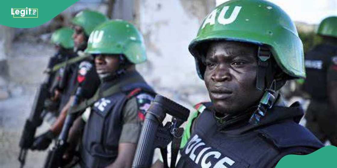 Nigerian police assisted by soldiers prevented violence in Ogun state Nigerian police assisted by soldiers prevented violence in Ogun state