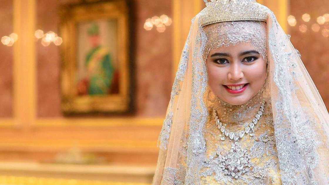 Hotuna: Jerin mata Musulmai guda 10 da suka fi kudi a duniya Hotuna: Jerin mata Musulmai guda 10 da suka fi kudi a duniya