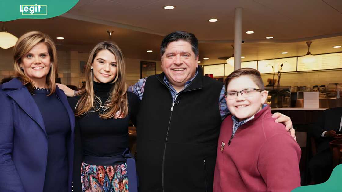 Mary Kathryn Muenster, her kids and her husband. Mary Kathryn Muenster, her kids and her husband.