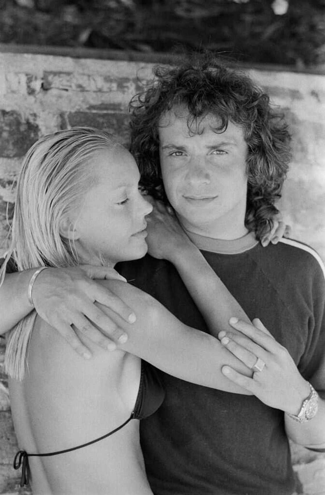 La femme de Michel Sardou: Élisabeth Haas avec lui en vacances La femme de Michel Sardou: Élisabeth Haas avec lui en vacances