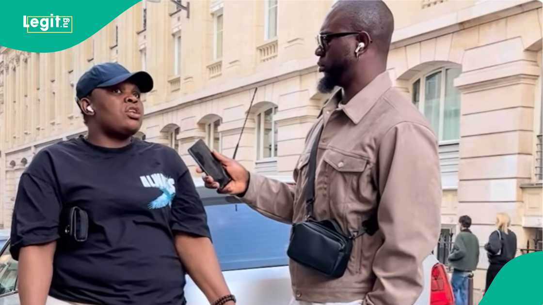 Lady explains how her man treated her badly. Lady explains how her man treated her badly.