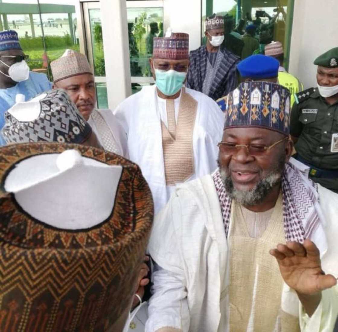 Kayatattun hotunan bikin dan Tambuwal, ministoci, gwamnoni da masu hannu da shuni sun halarta Kayatattun hotunan bikin dan Tambuwal, ministoci, gwamnoni da masu hannu da shuni sun halarta