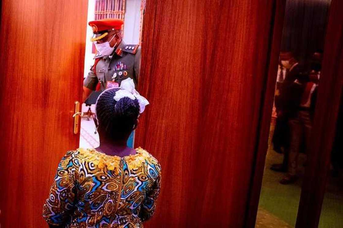 Former ADC's daughter shows uncommon confidence, salutes Buhari as family visits Aso Villa Former ADC's daughter shows uncommon confidence, salutes Buhari as family visits Aso Villa