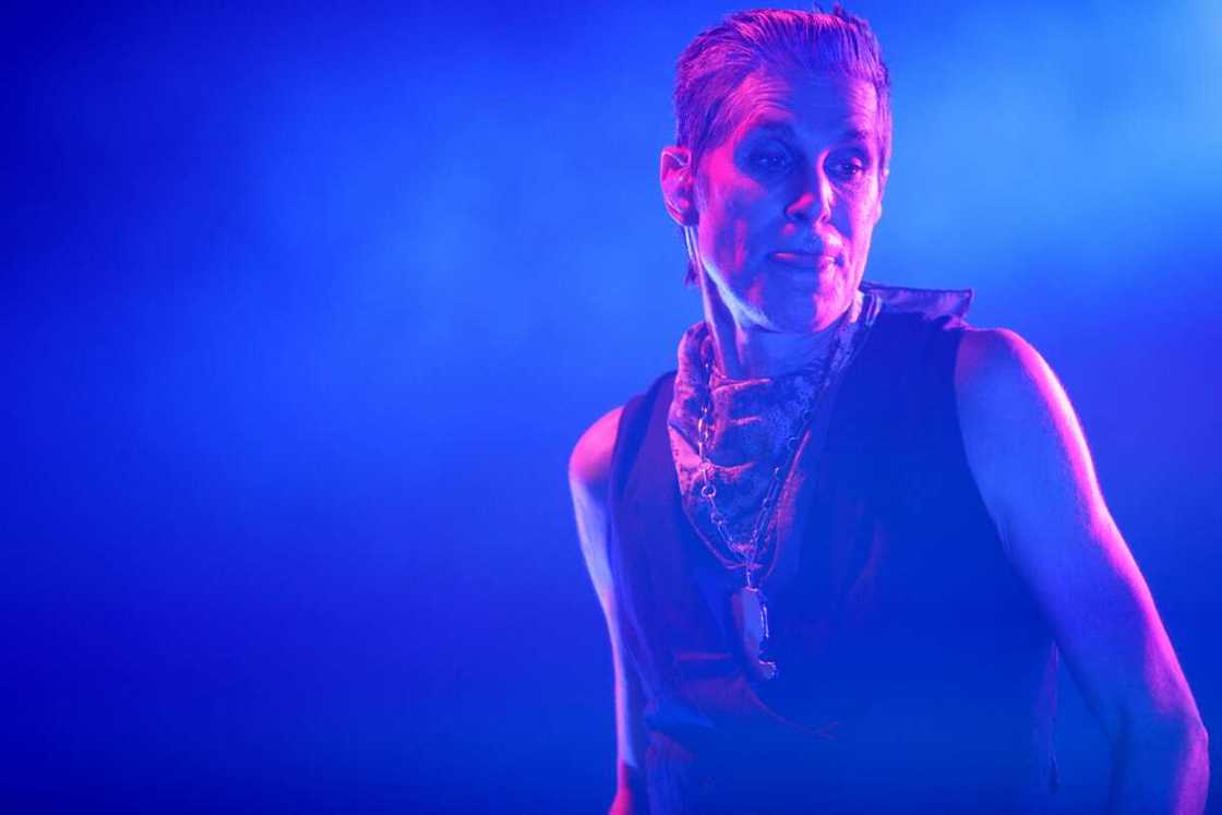 popular bands in the 90s popular bands in the 90s