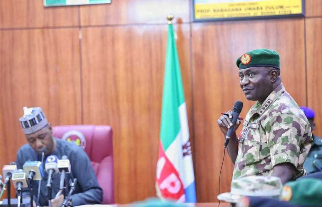 Babban hafsan tsaro, Janar Christopher Musa tare da gwamna Zulum. Babban hafsan tsaro, Janar Christopher Musa tare da gwamna Zulum.