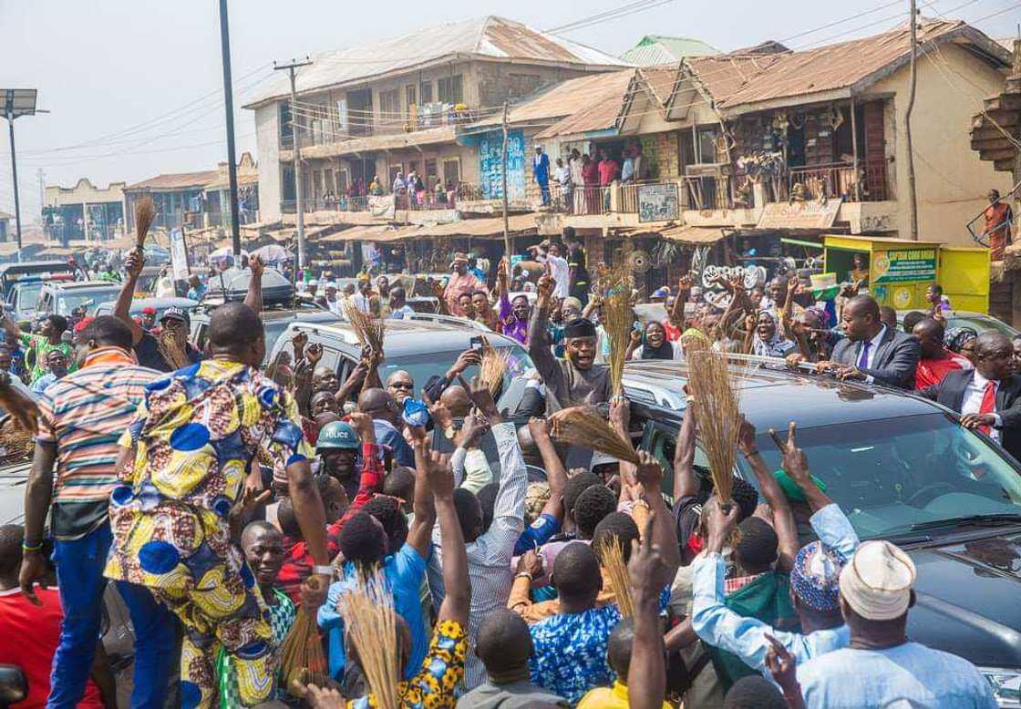 Idonmu ya waye: Yadda mutan jihar Kwara suka tarbi Osinbajo (Hotuna) Idonmu ya waye: Yadda mutan jihar Kwara suka tarbi Osinbajo (Hotuna)