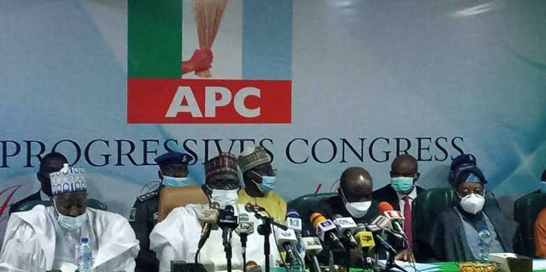 Gwamna Mala Buni Gwamna Mala Buni