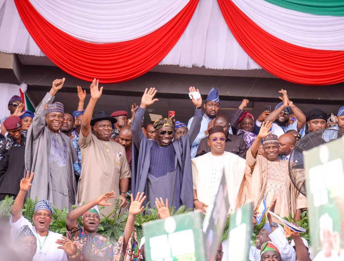 Osun 2022, Ademola Adeleke, Osun 2022, PDP governors, traditional rulers and chieftains, Atiku Abubakar, Ooni of Ife, Ifeanyi Okowa Osun 2022, Ademola Adeleke, Osun 2022, PDP governors, traditional rulers and chieftains, Atiku Abubakar, Ooni of Ife, Ifeanyi Okowa