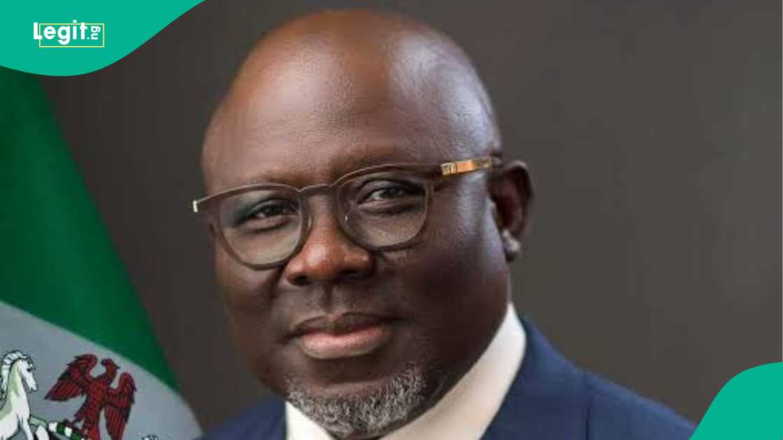 Delta governor defected to APC allegedly due to EFCC fear/ Atiku's camp tackles EFCC/EFCC replies to Atiku's camp's accusation Delta governor defected to APC allegedly due to EFCC fear/ Atiku's camp tackles EFCC/EFCC replies to Atiku's camp's accusation