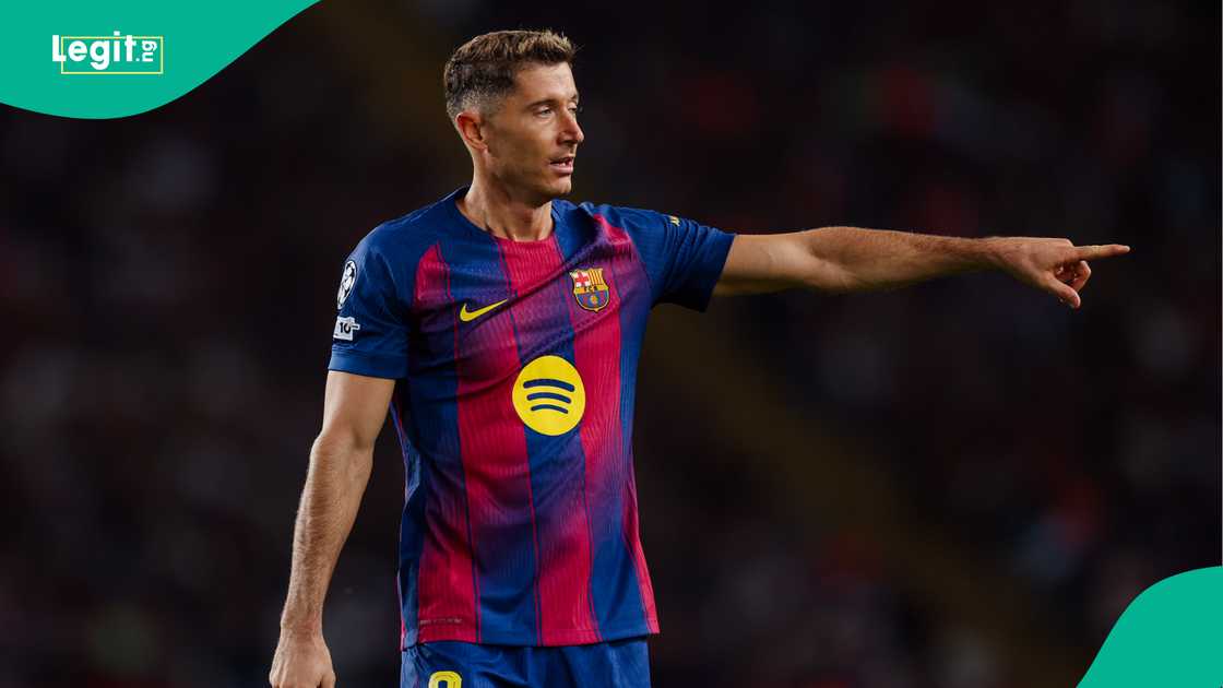 Robert Lewandowski, Barcelona, Paris Saint-Germain, Estadii Olimpic Lluis Companys, UEFA Champions League. Robert Lewandowski, Barcelona, Paris Saint-Germain, Estadii Olimpic Lluis Companys, UEFA Champions League.