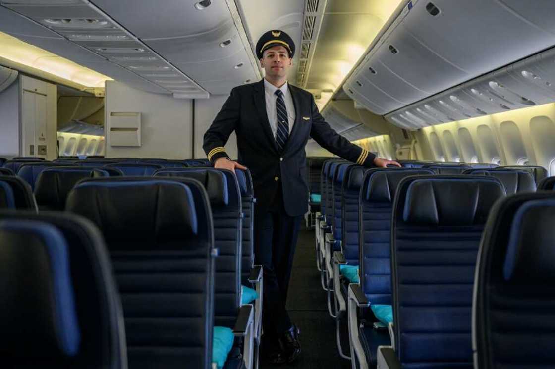 United Airlines Pilot Khalil Chelbi came to aviation as a second career, avoiding heavy loans by keeping his job while training on the side United Airlines Pilot Khalil Chelbi came to aviation as a second career, avoiding heavy loans by keeping his job while training on the side