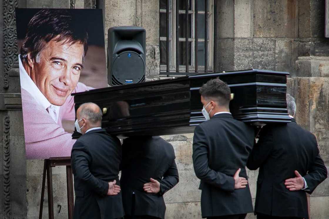 Obsèques de l'ancien mari de Sauphie Daumier Obsèques de l'ancien mari de Sauphie Daumier