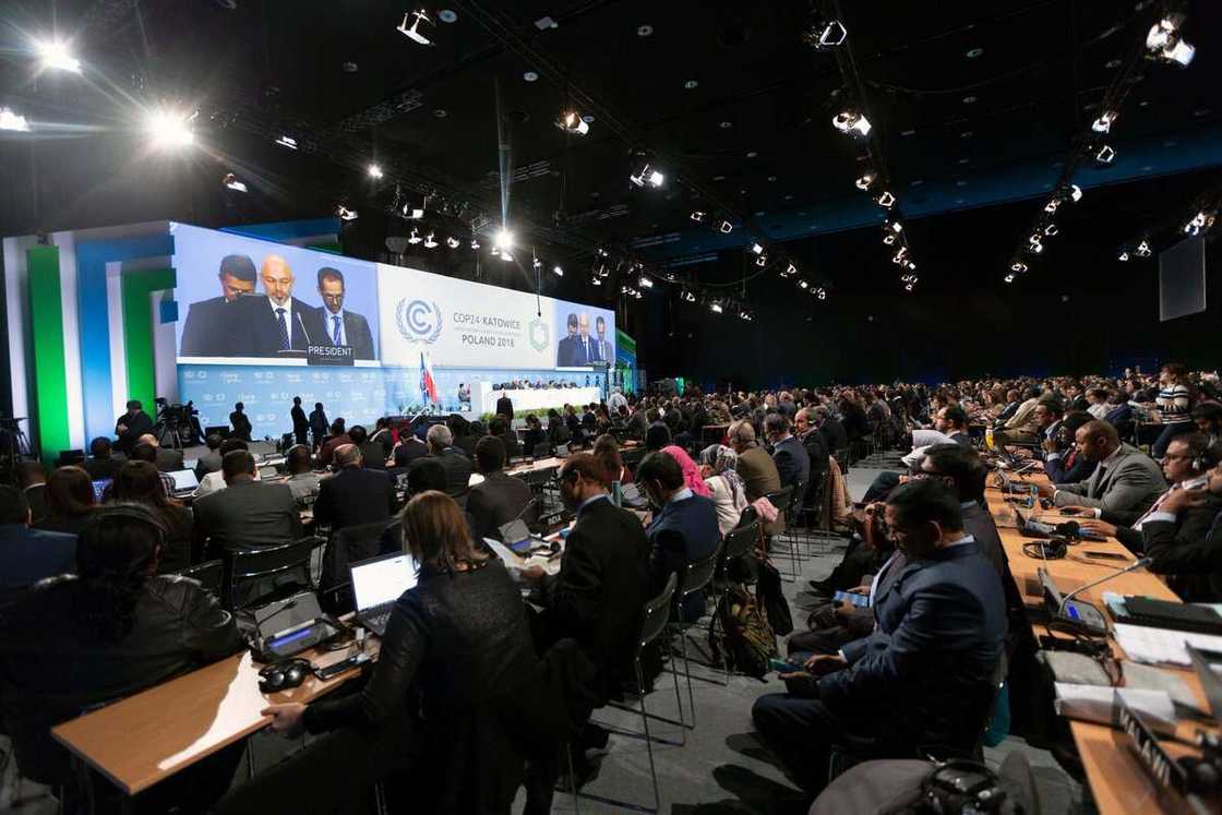 Shugaba Buhari ya gabatar da jawabi a kasar Poland (Hotuna da Bidiyo) Shugaba Buhari ya gabatar da jawabi a kasar Poland (Hotuna da Bidiyo)