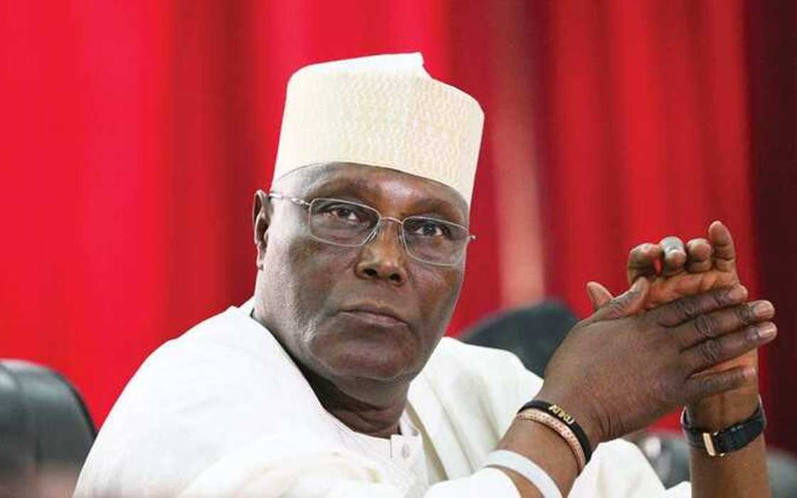 Gwamnan Bauchi ya gana da Atiku a Dubai yayinda aka fara tattauna batun 2023 Gwamnan Bauchi ya gana da Atiku a Dubai yayinda aka fara tattauna batun 2023