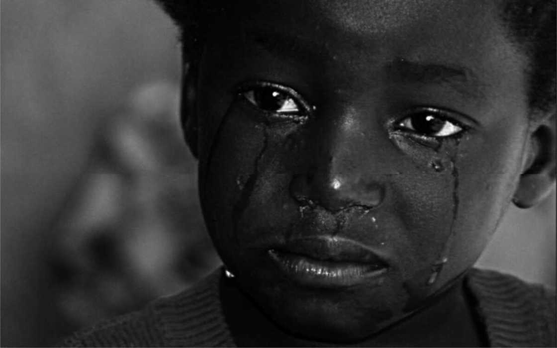 Rashin imani: Yadda miji da mata suka azabtar da karamar yarinya saboda alawar N10 Rashin imani: Yadda miji da mata suka azabtar da karamar yarinya saboda alawar N10