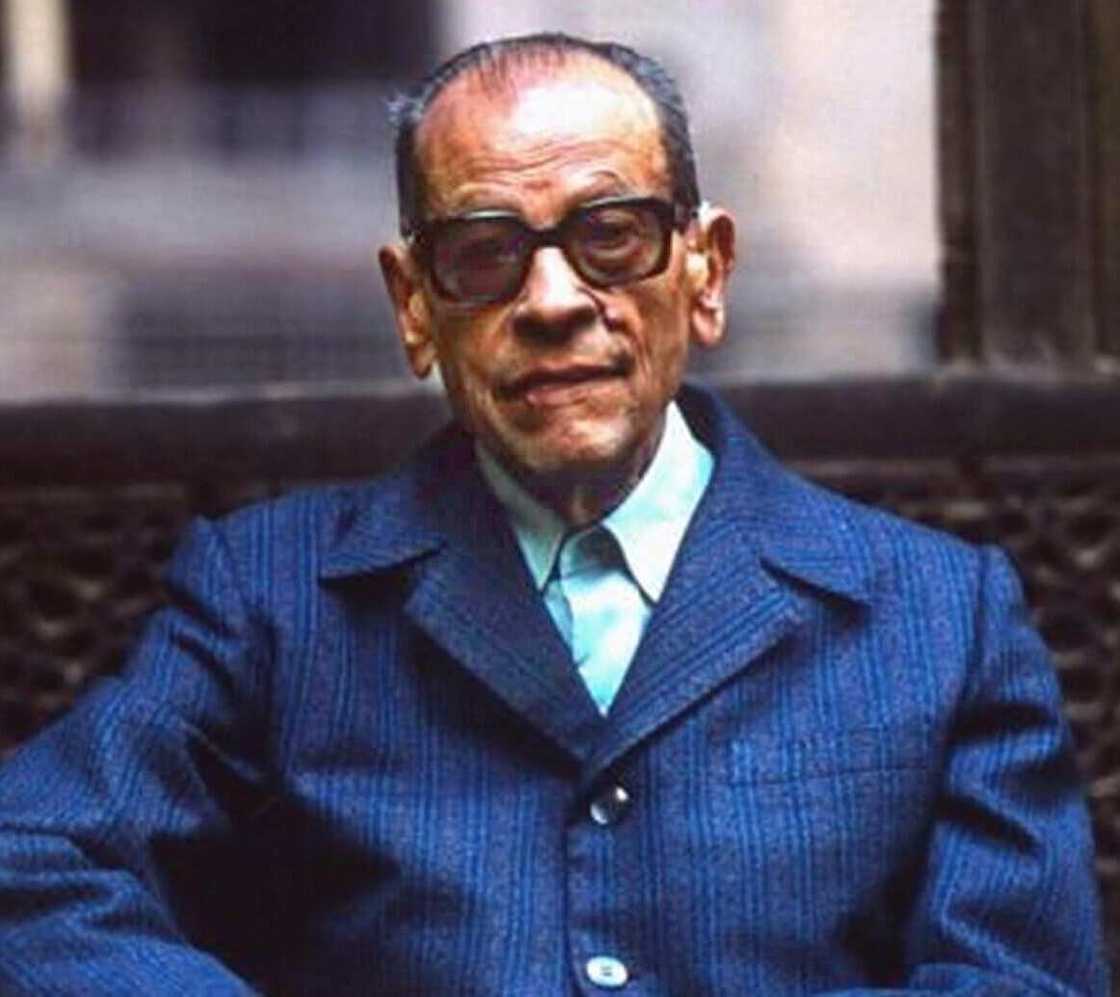Naguib Mahfouz Naguib Mahfouz